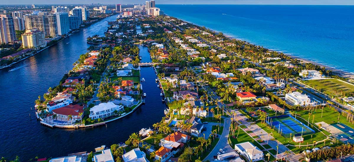 According to Altrata’s recent wealth report, over 13,200 ultra-rich individuals—each with net worths exceeding $30 million—now keep a second home in the Miami metro area / Photo Altrata