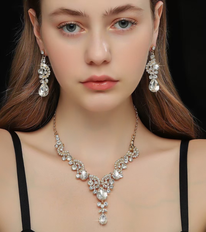 Ultra-high-net-worth individuals, who make up just 4% of the client base but drive nearly 40% of spending, are reconsidering their focus. / Photo Fandi