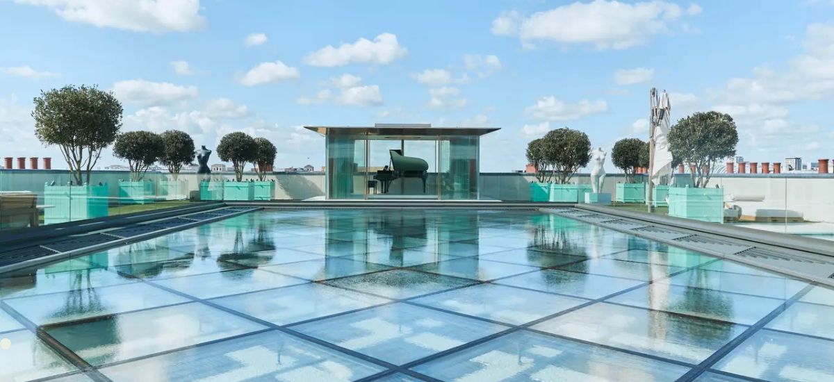 luxurious hotel suites