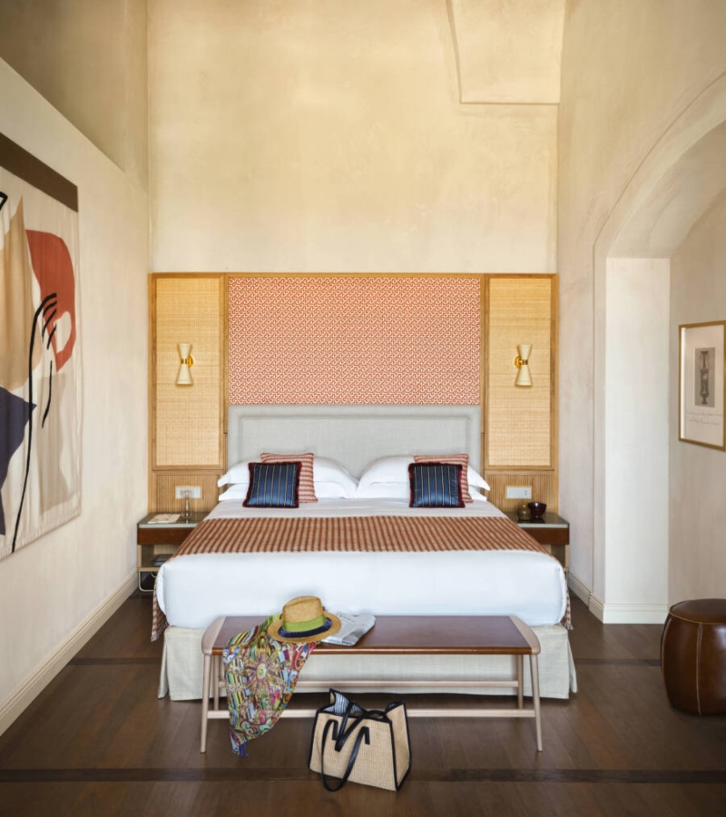 Guests can enjoy all-season spa treatments, indoor and outdoor pools, rooftop infinity pool, fitness center, and dining options from Andrea Berton’s. / Photo via Vista Palazzo (Vista Ostuni)