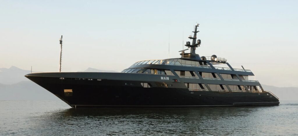 Every detail inside Main radiates Armani’s design philosophy—restraint, elegant finishes, neutral yet rich palettes, and emphasis on comfort. / Photo via Armani