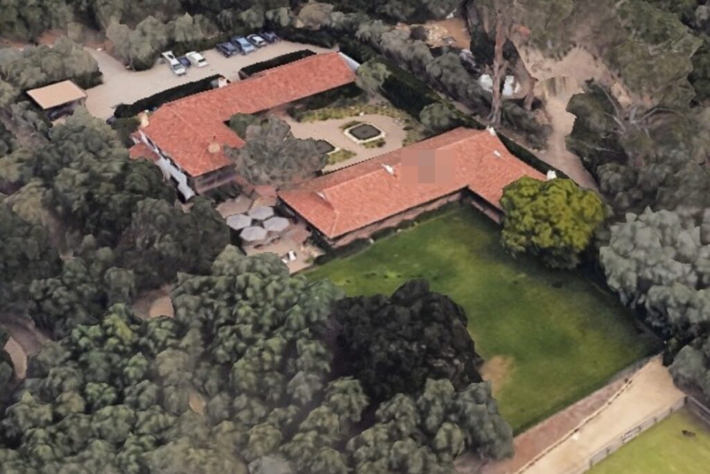 Kendall Jenner acquired the six-acre property for approximately $23 million. / Photo via Google Earth