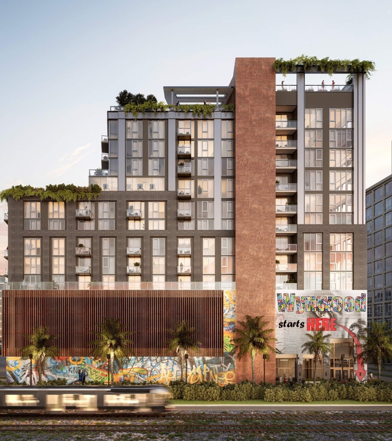 Van Alpert’s “Lightning” Port-Cochére sculpture greets guests with striking presence, blurring the line between art installation and architecture. / Photo The Rider