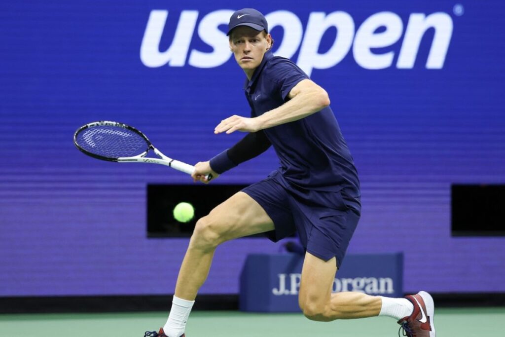 Sinner's style is marked by his mechanical precision and consistency, making him a formidable opponent on hard courts / Photo via US Open