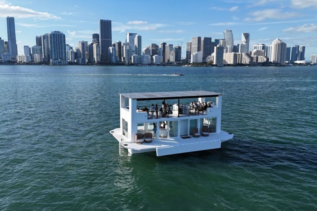 Le Jardinier & L’Atelier de Joël Robuchon x ARKHAUS will present a pair of exclusive one-night-only dinners on the water / Photo via ARKHAUS