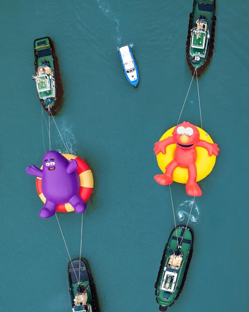 Running alongside the floating attractions is the Water Parade Market, open daily from October 25 to November 1 at the Central & Western District Promenade near Tamar Park / Photo via Water Parade