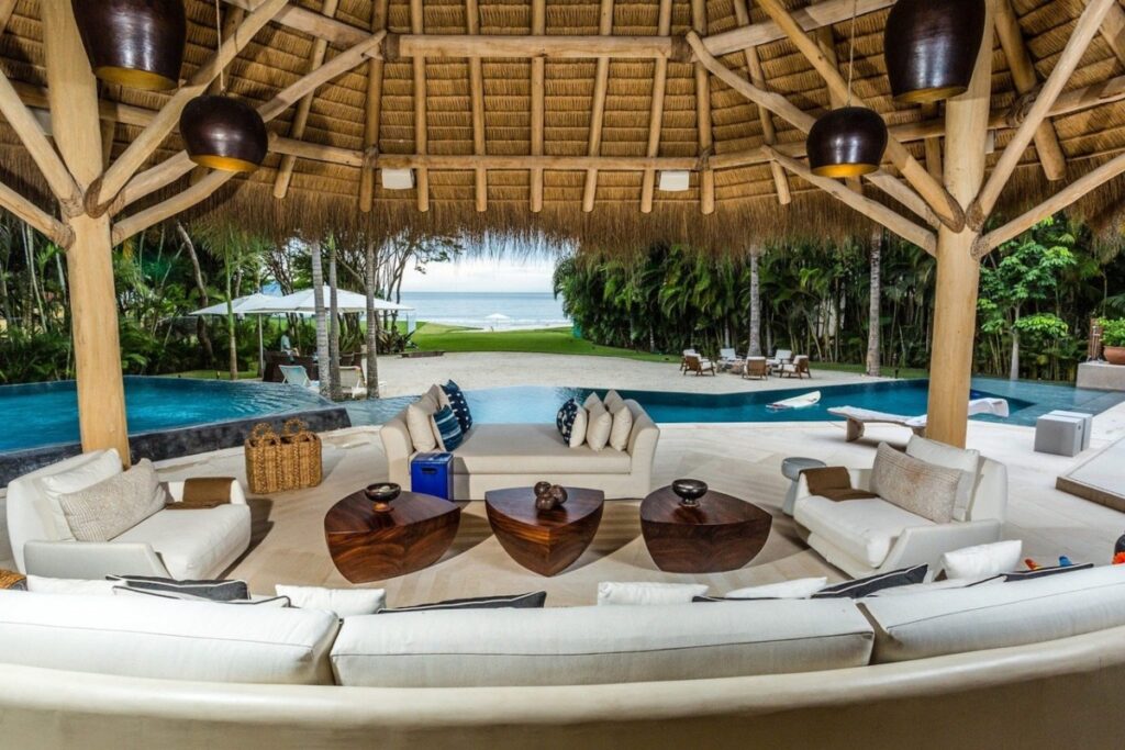 Service is not just important—it is remembered. Survey respondents emphasized warmth over location as the biggest trip takeaway / Photo Puerto Vallarta Beachfront Villa