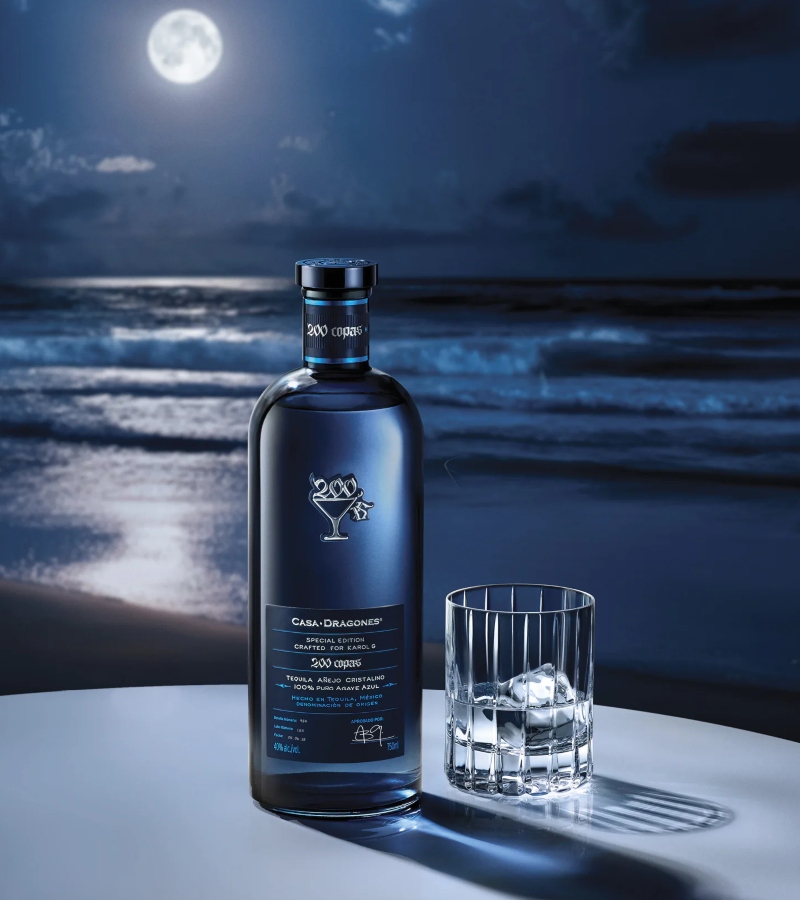 The Cristalino Añejo offers crystalline clarity with aged complexity. Notes of vanilla, oak, and delicate spice unfold with a refined finish. / Photo 200 Copas