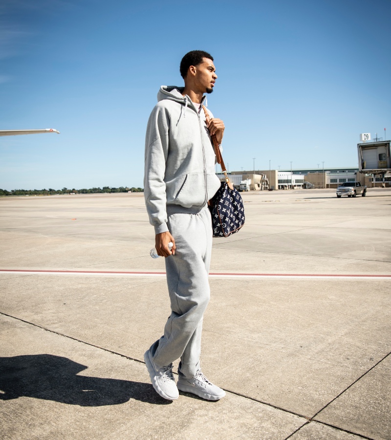 Each shoe contains 22 independent foam nodes that move dynamically underfoot, acting like miniature pistons. / Photo Nike