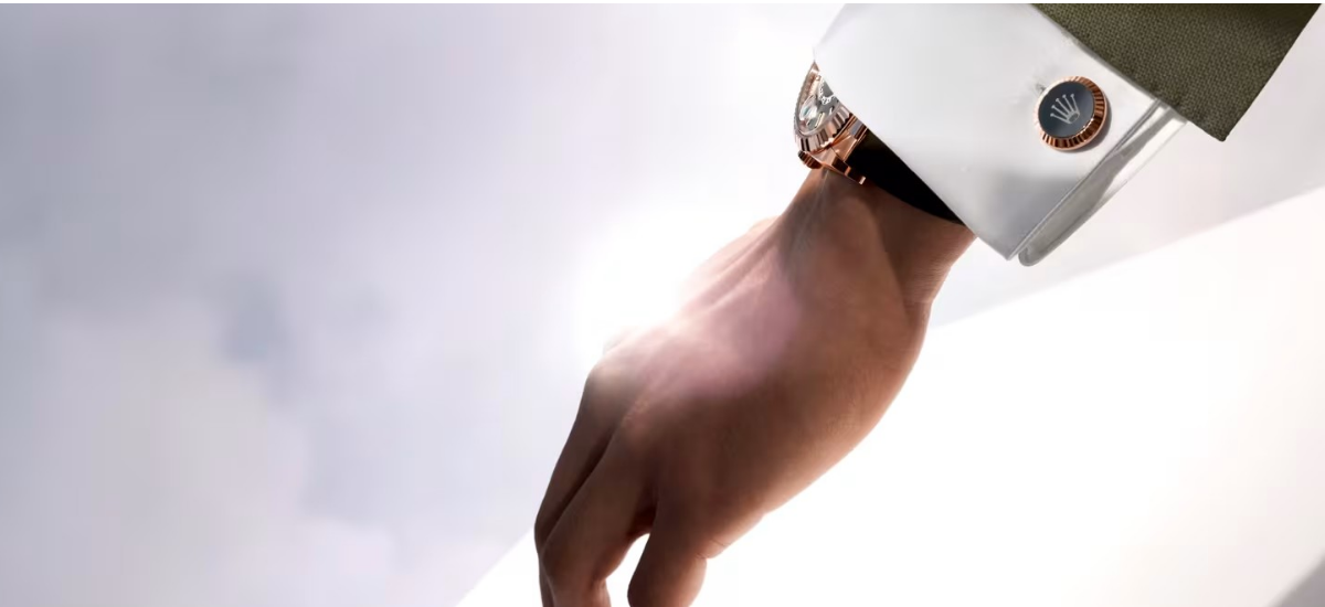 Each cufflink is crafted from premium materials, including Cerachrom ceramic and Everose gold / Photo Rolex