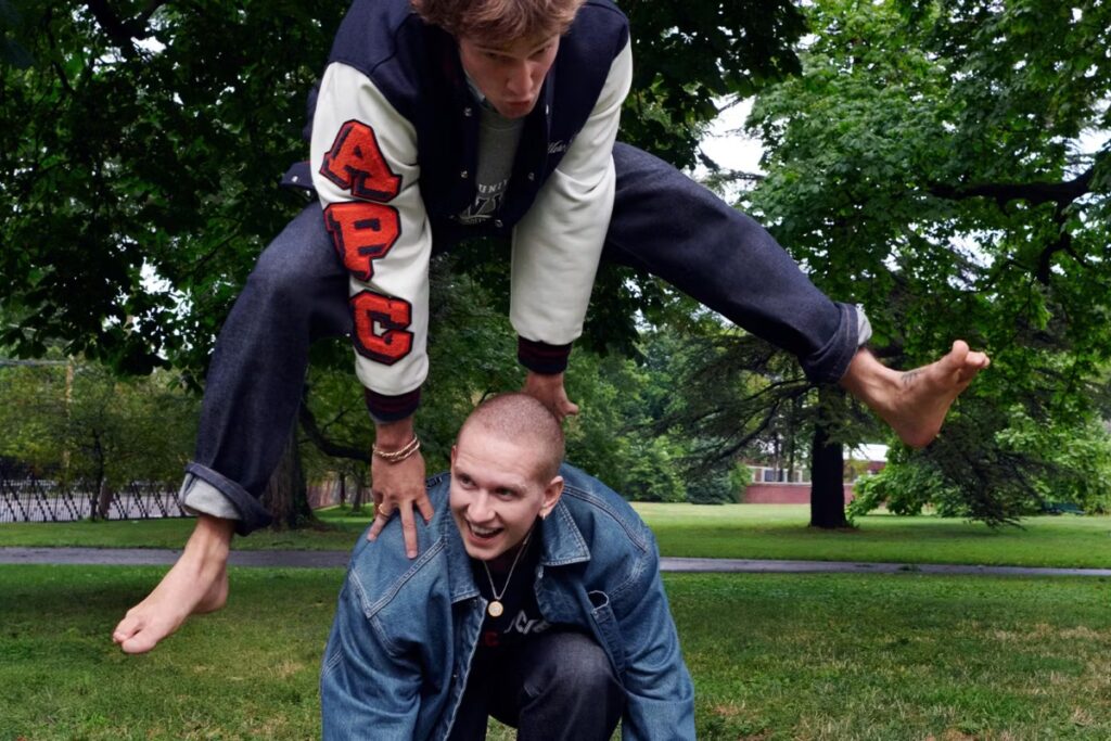 Their campaign imagery balances heritage and modernity, presenting models who look equally at home in Ivy League libraries or Parisian boulevards. / Photo Marc Jacobs