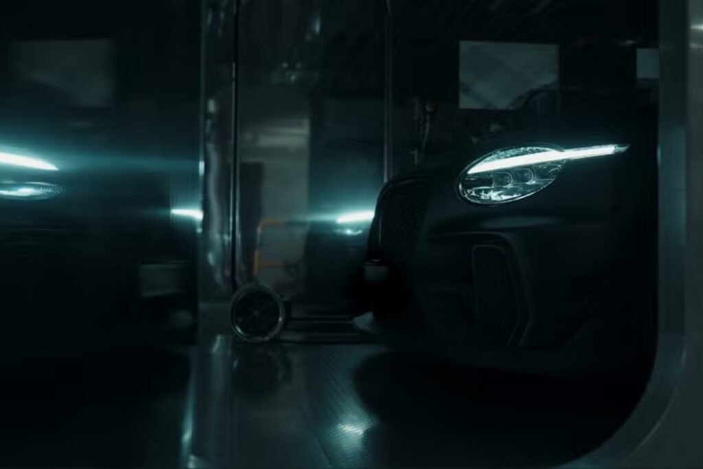 Production is scheduled to begin by late 2026, with prices estimated at around $400.000 / Photo via Bentley