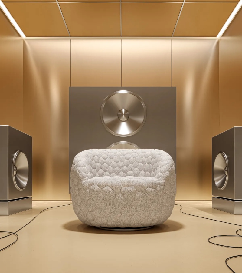 The Robbie Williams Chair emerged from a deeply personal space / Photo Moooi