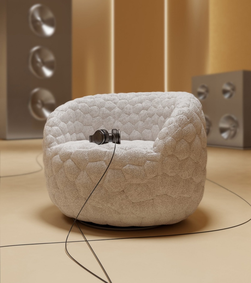 The Robbie Williams Chair is a poetic contradiction: bold yet gentle, sculptural yet comforting, introspective yet universal. / Photo Mooi