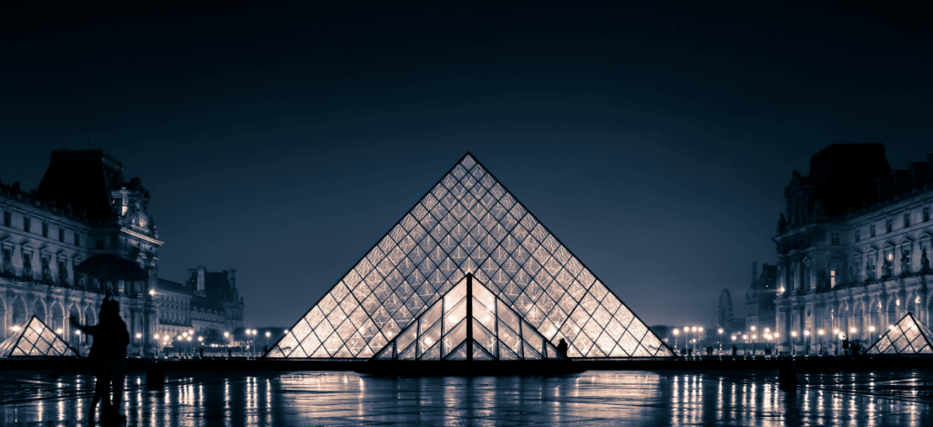 Louvre structural crisis