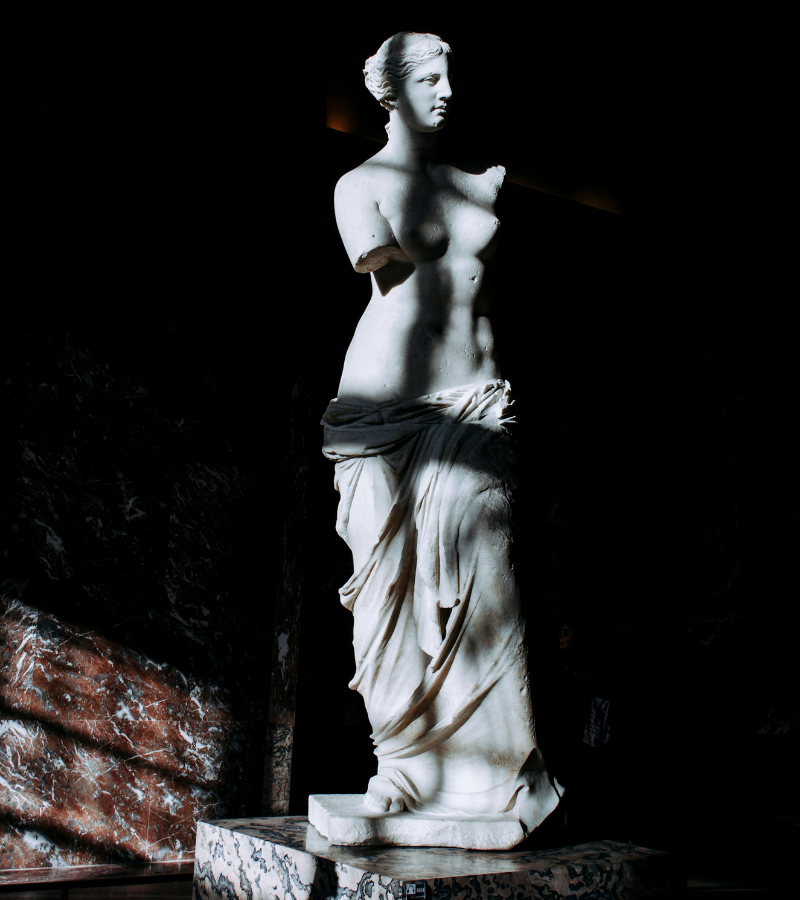 Louvre structural crisis