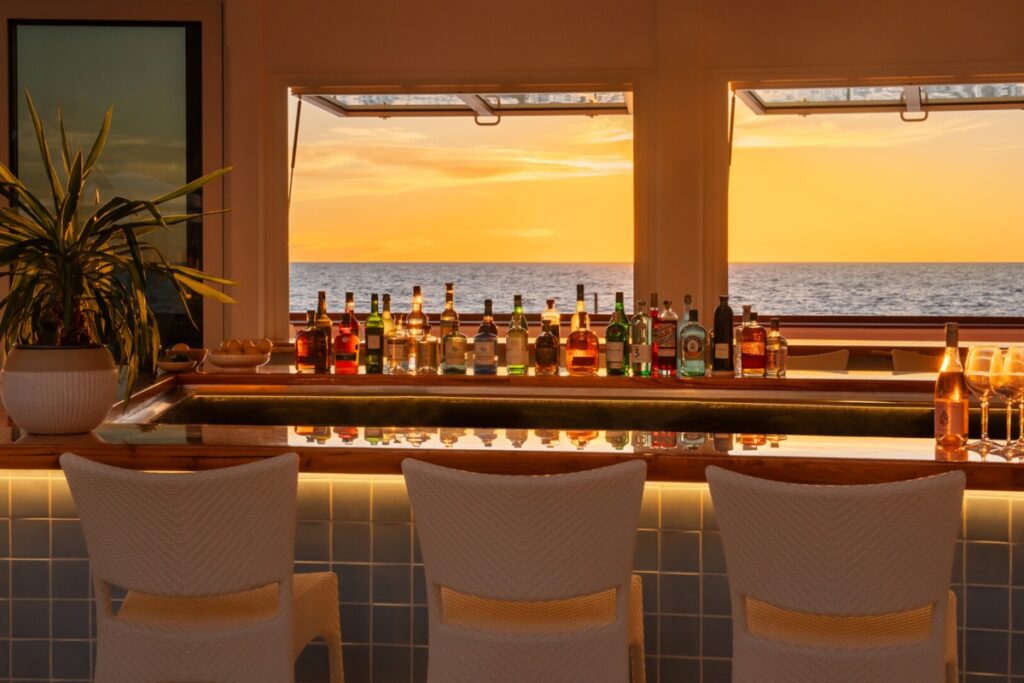 Waterfront venues reclaim their roles as beloved Naples landmarks, while new restaurants bring modern flavors to the Gulf. / Photo Four Seasons