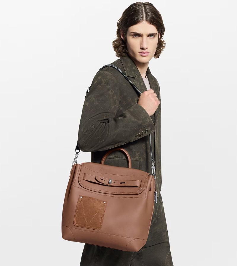 With LV Touch, LV redefines what men’s leather goods can be: versatile, understated, and deeply refined. / Photo via LV