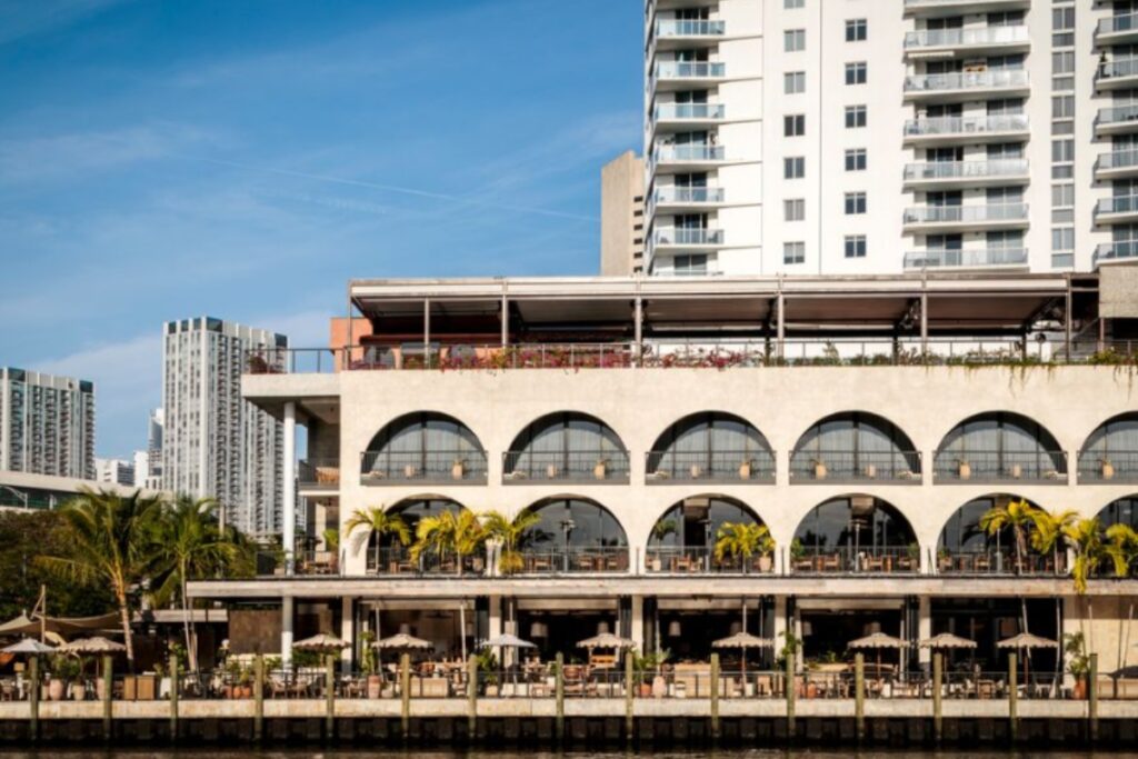 On December 5, CASA NEOS MM Beach Club hosts a landmark collaboration with Shellona St. Tropez, marking the French Riviera icon’s first-ever U.S. appearance. / Photo via MM Beach Club