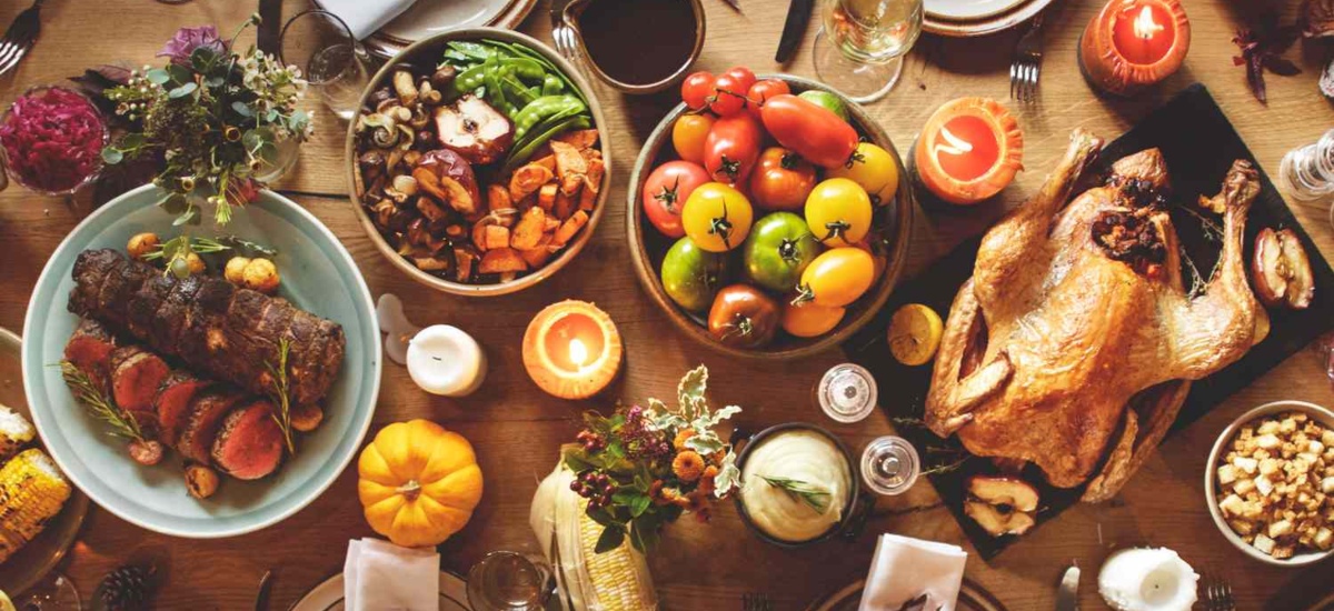 Hosting Thanksgiving has evolved. Today’s holiday gatherings demand more than a turkey and a pie; they require coordination, thoughtful menu curation, and seamless timing. / Photo archive