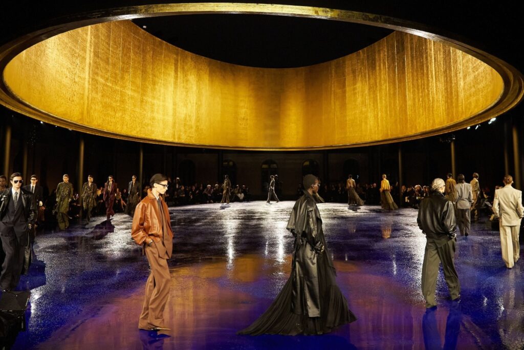 Saint Laurent, led by Anthony Vaccarello, has dethroned Miu Miu and overtaken Loewe, marking a major shift in the global fashion hierarchy. / Photo Saint Laurent SS25