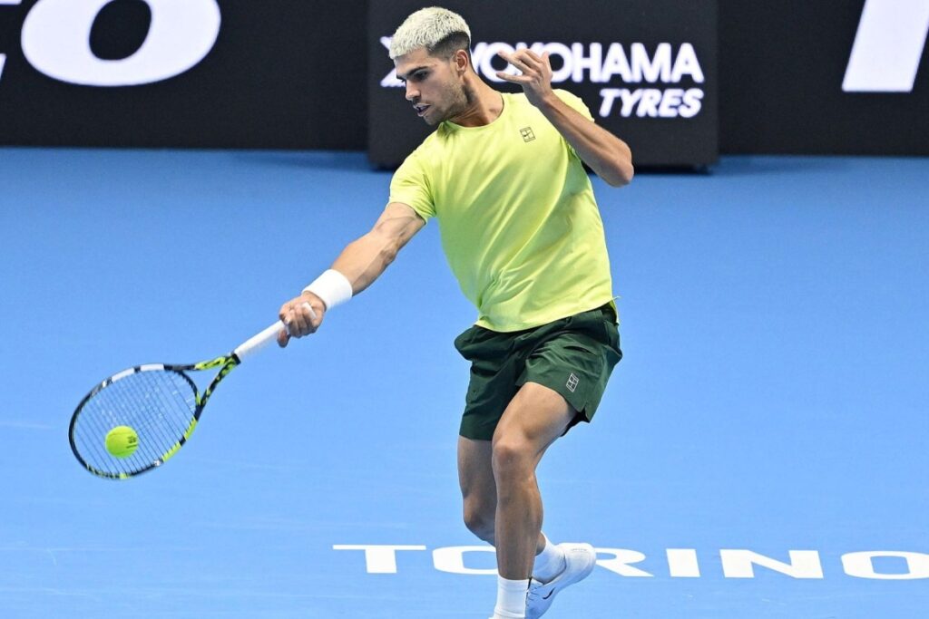 he match between Spain's Carlos Alcaraz and Canada's Félix Auger-Aliassime was a clash of styles resolved by the Spaniard's superior technical and mental fortitude / Photo via ATP FInals