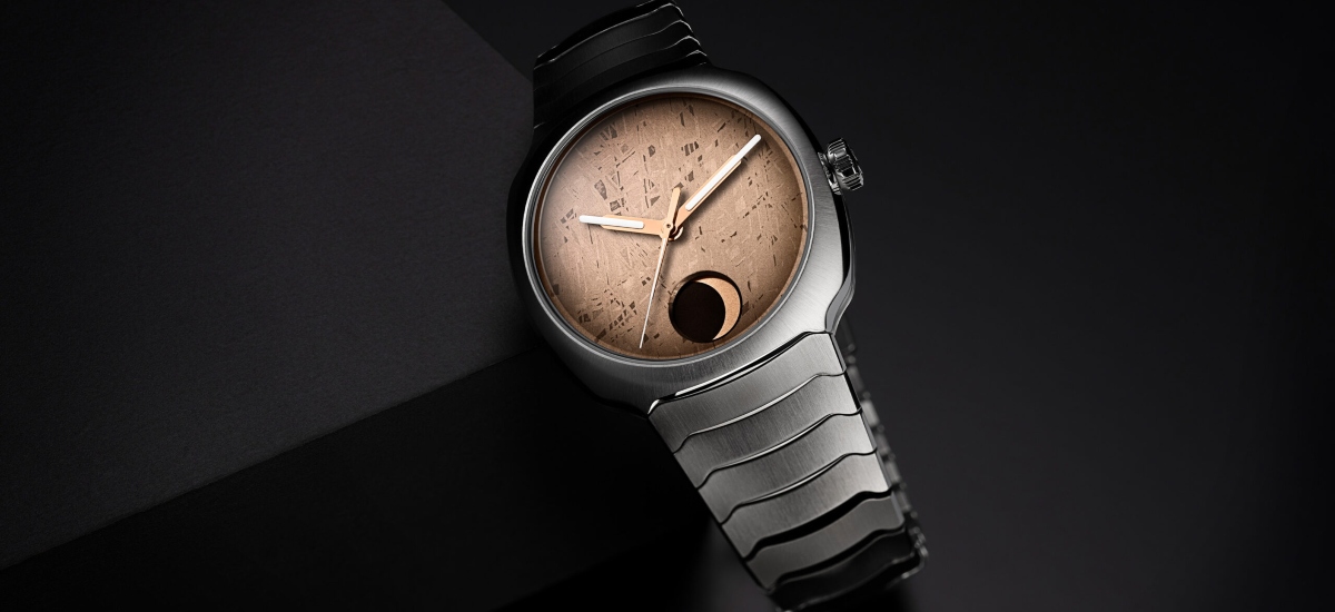 H. Moser & Cie. unveiled the Streamliner Perpetual Moon Concept Meteorite, a timepiece that transcends conventional horology / Photo via H. Moser & Cie