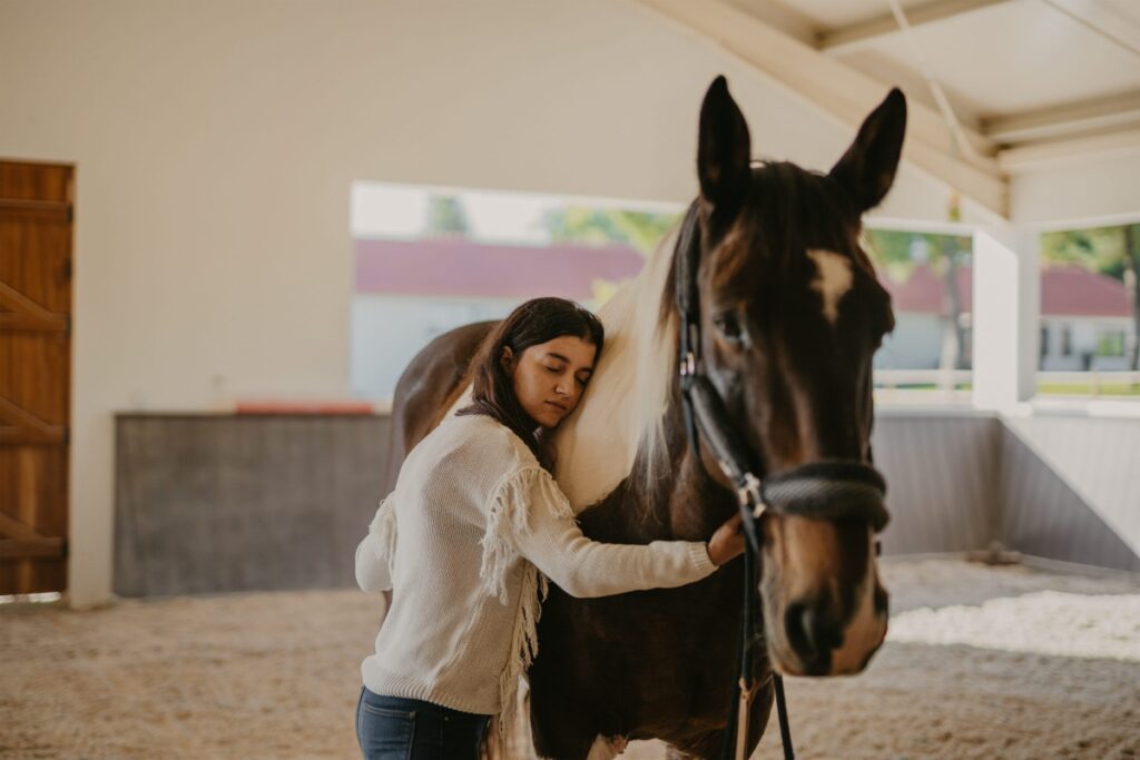 Mountains, forests, deserts, and meadows serve as open classrooms for inner change. Each destination highlights connection, silence, and intuitive rhythm. / Photo Quinta Carvalhas