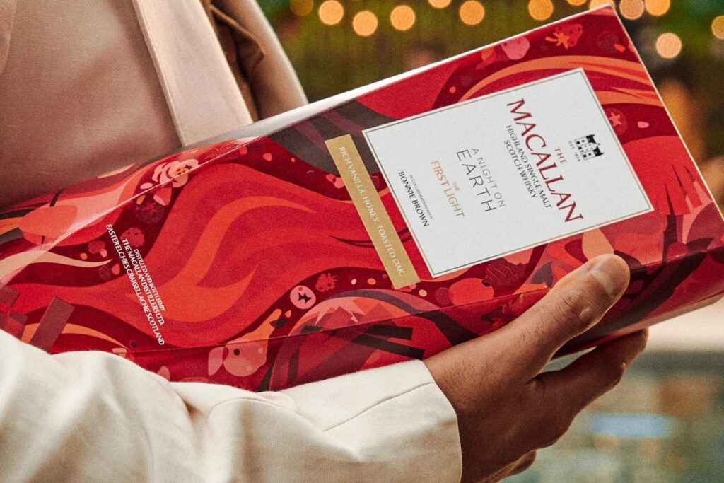 The First Light offers a fragrant opening that immediately sets a festive mood. Toasted sweet oak, soft marshmallow, and powdered sugar emerge gracefully. / Photo The Macallan