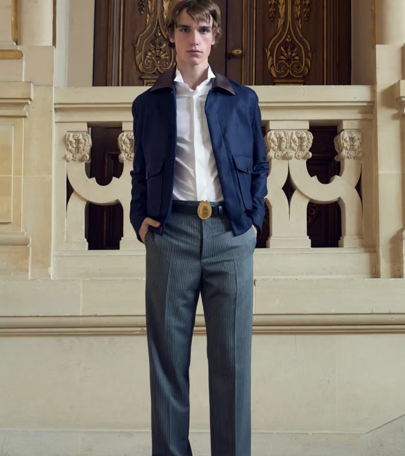 Spring Summer 2026 influences are visible in aristocratic shapes and relaxed pairings. Anderson refines these direction points while preparing upcoming presentations / Photo Dior