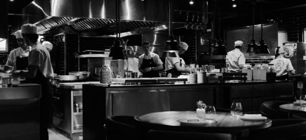 At the heart of El Chato’s ascent is chef Álvaro Clavijo, whose culinary philosophy blends global technique with a fiercely local sensibility. / Photo via El Chato