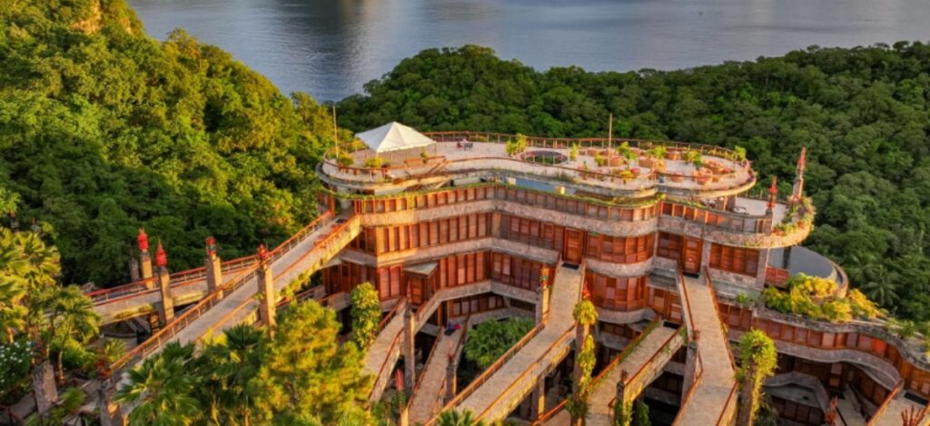 Rising above the iconic Pitons, Jade Mountain stands as one of the most architecturally striking Luxury retreats in the region. / Photo via Jade Mountain