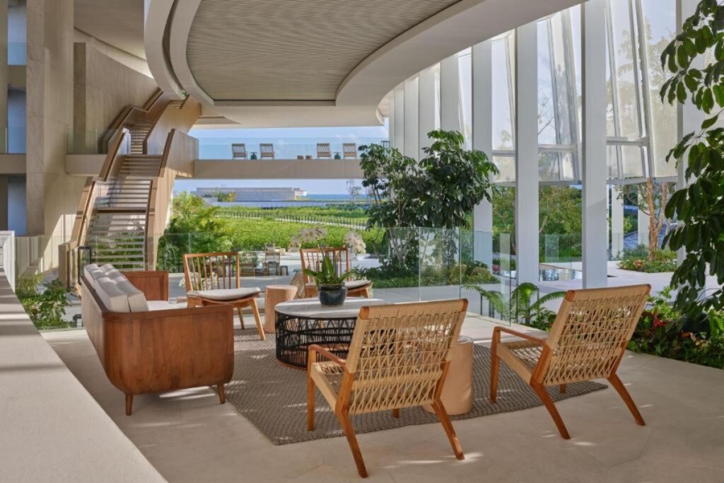 In the Riviera Maya, The St. Regis Kanai Resort turns year-end into a ritual of luxury. / Photo via The St. Regis Kanai Resort