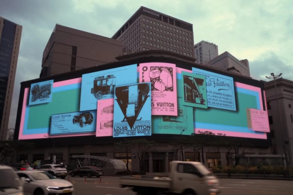 The first three floors establish a clear and elegant retail progression. Women’s leather goods and accessories define the opening level. / Photo Louis Vuitton