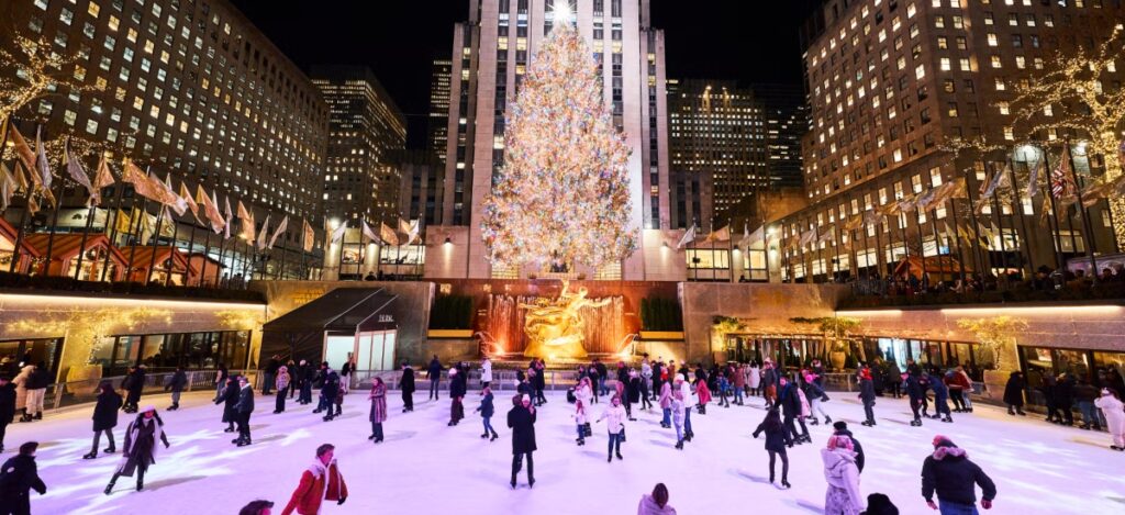 New York City and Miami stand out as two destinations where holiday creativity reaches remarkable levels. / Photo Rockefeller Center