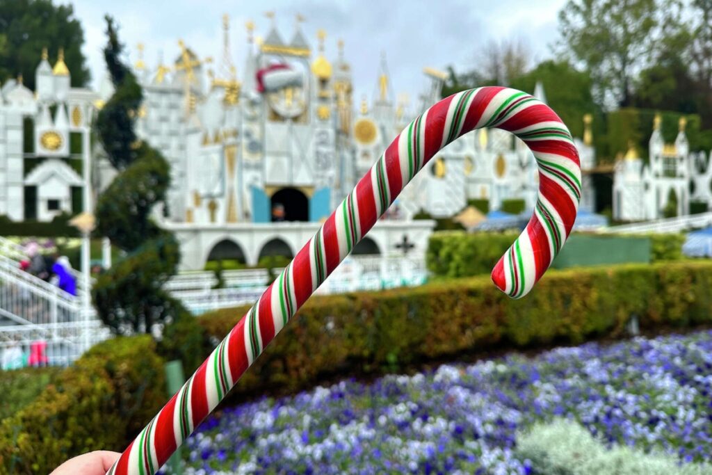From spoken greetings to music, plants, and sweets, traditions and rituals define how Christmas is celebrated today. / Photo Disneyland