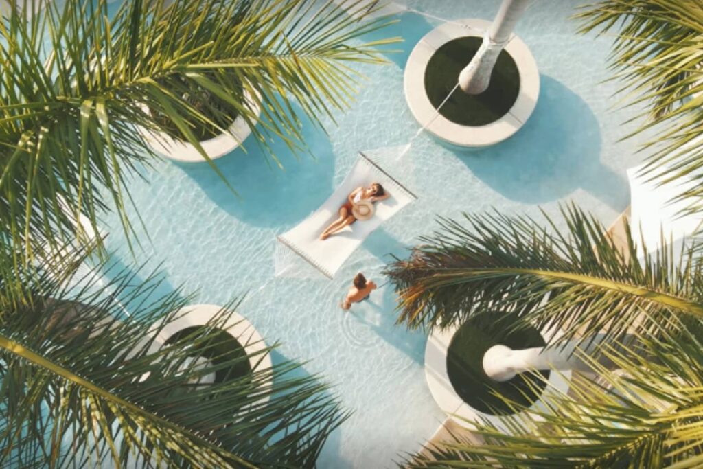 Four Seasons is expanding aggressively in South Florida, delivering its first standalone Florida residences in Coconut Grove / Photo via Four Seasons