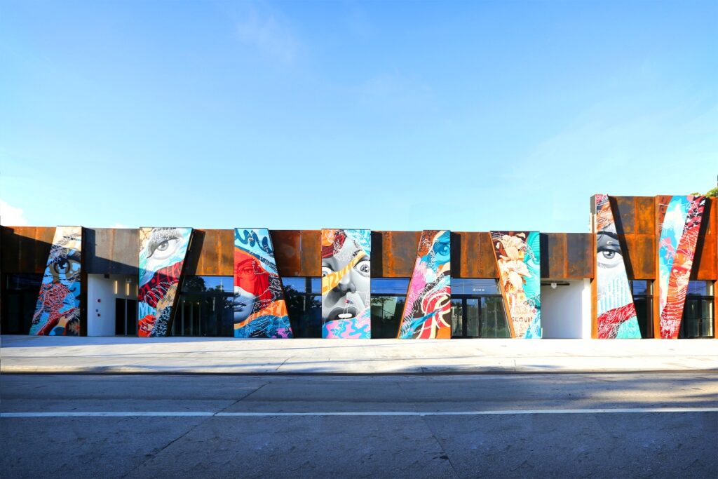 Miami Beach leans toward cultural resort living. Art softens leisure environments. Arrival becomes ritualized and intentional / Photo Wynwood Arcade