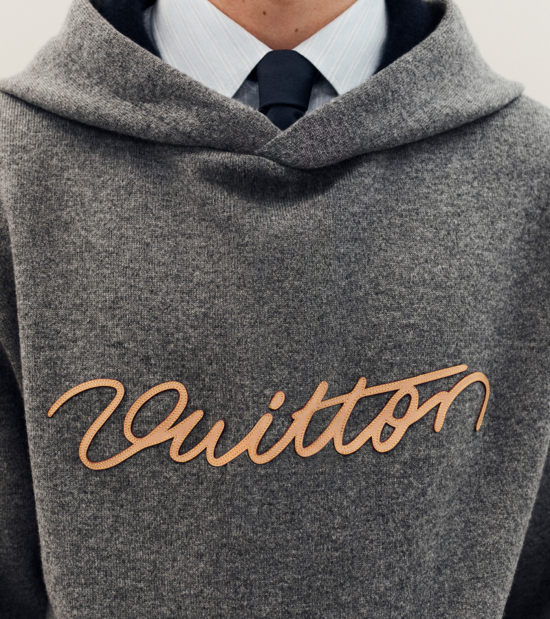 Cashmere-silk twill options offer subtle texture and visual depth. A relaxed over-shirt suit in cotton-silk crêpe delivers contemporary structure / Photo Louis Vuitton