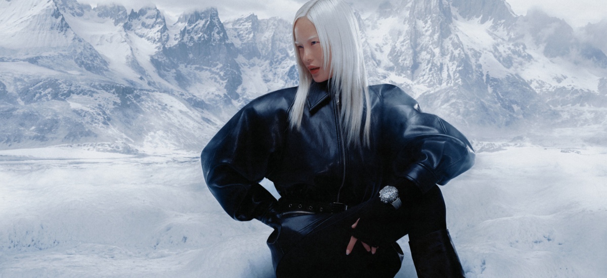 White, ice blue, ceramic, sapphire, and titanium now dominate winter launches. These elements evoke frozen landscapes without sacrificing mechanical excellence / Photo HUBLOT